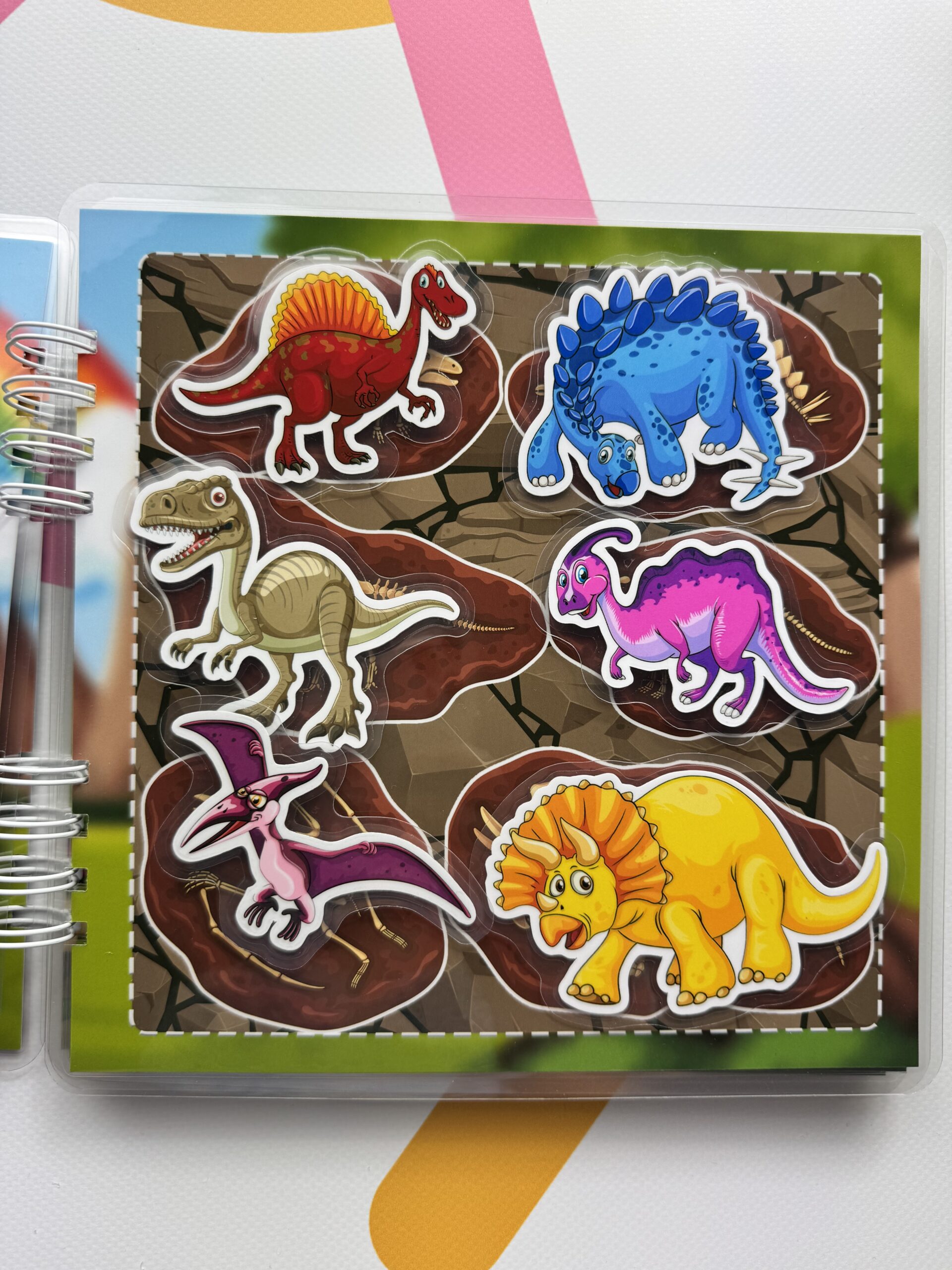 Książeczka sensoryczna Dinozaury - obrazek 3