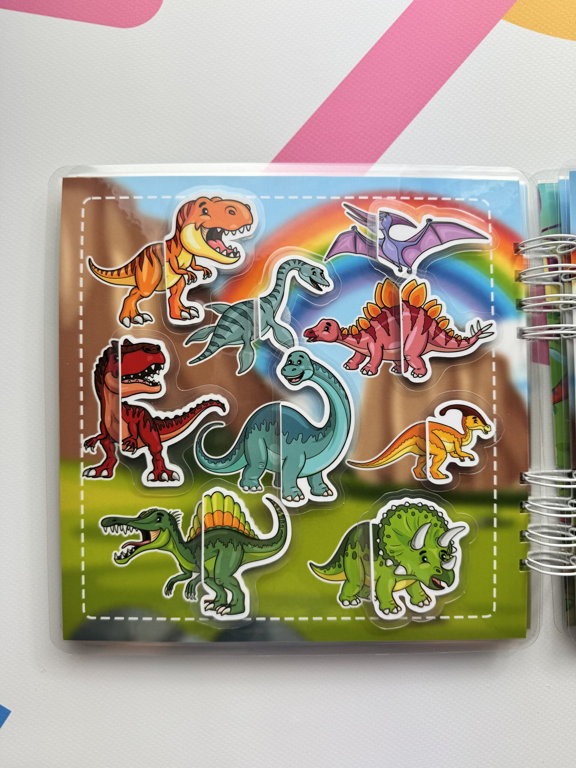 Książeczka sensoryczna Dinozaury - obrazek 5