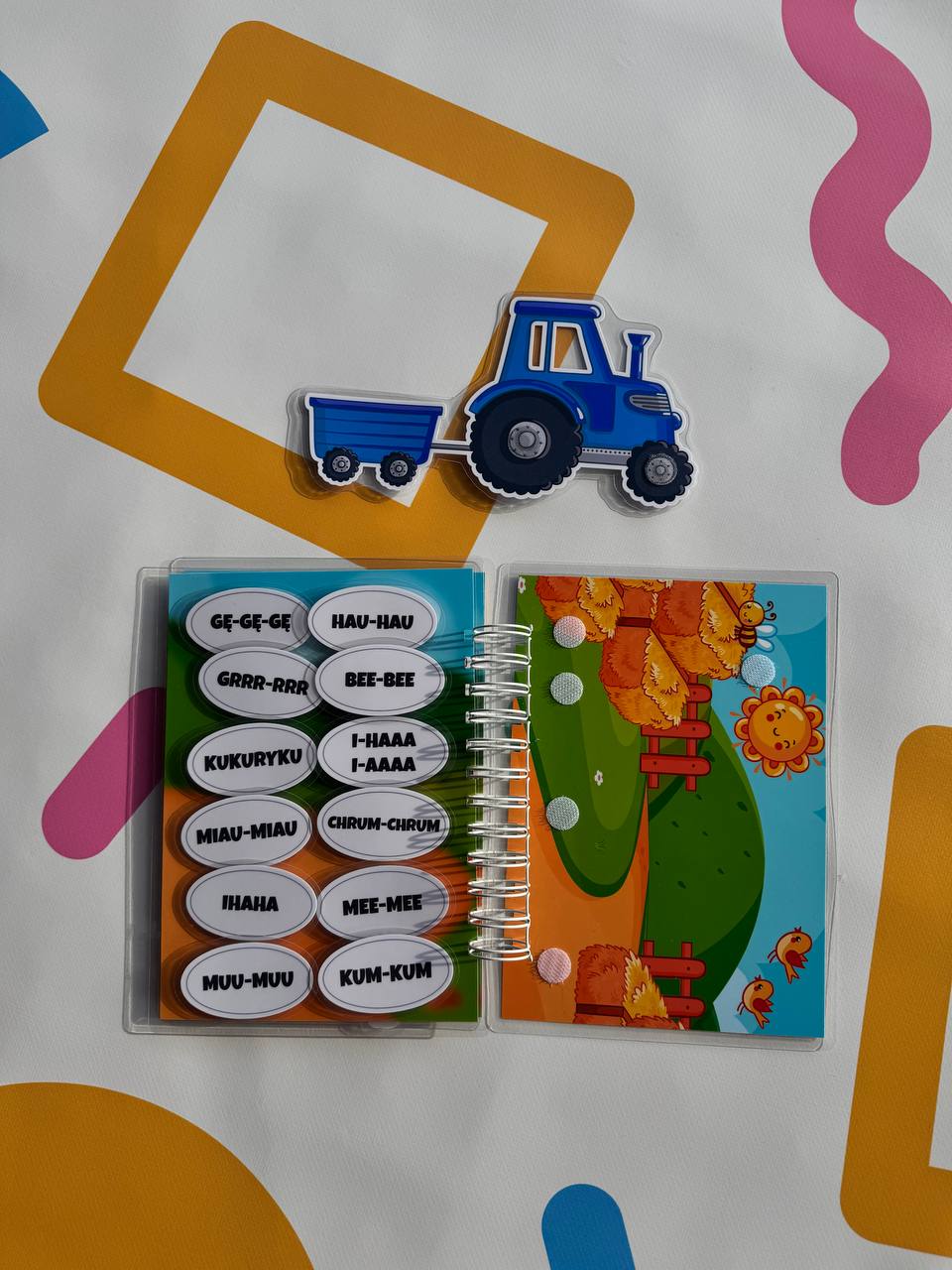 Książeczka sensoryczna Traktor jedzie, jedzie – zwierzęta na farmie - obrazek 2